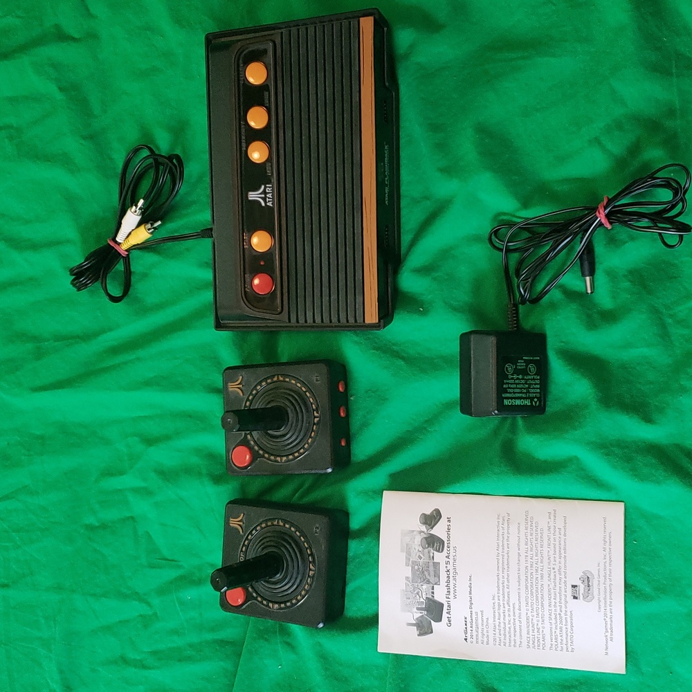 Atari Flashback 5 with Two Controllers Manual Power Cable + AV Cable Not Working